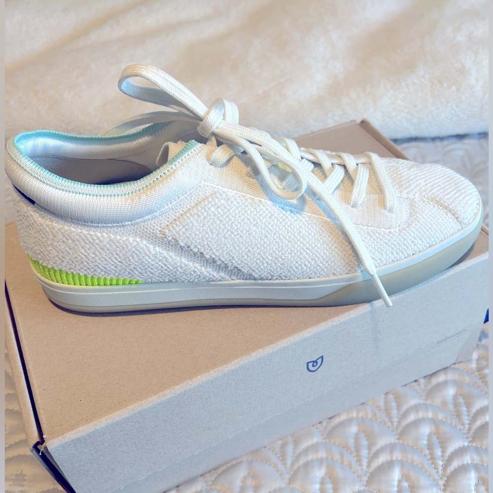 NIB Rothy’s White Terry Sneakers w yellow and light teal accents